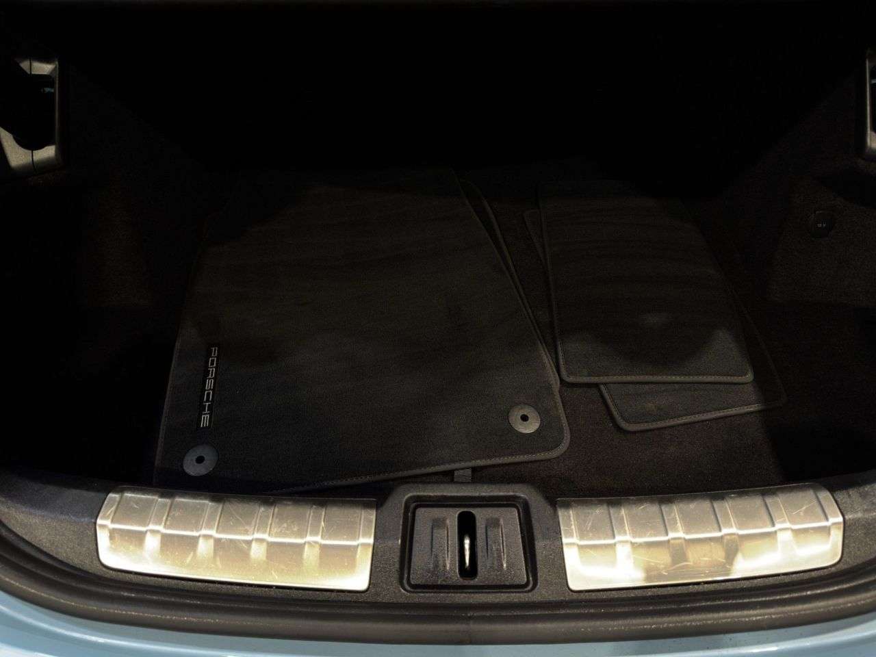 2020 PORSCHE TAYCAN 2020 PORSCHE TAYCAN