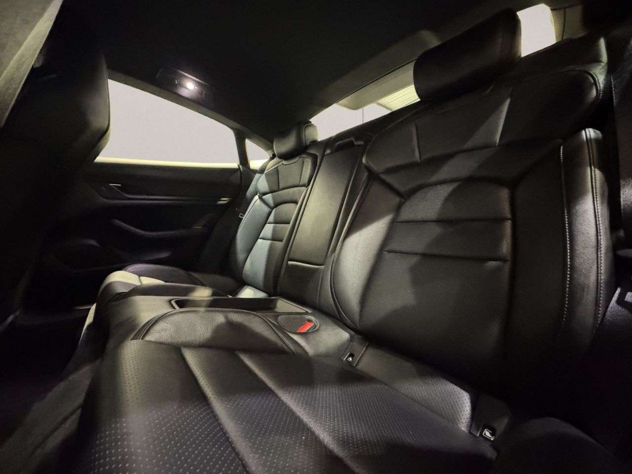 2020 PORSCHE TAYCAN 2020 PORSCHE TAYCAN