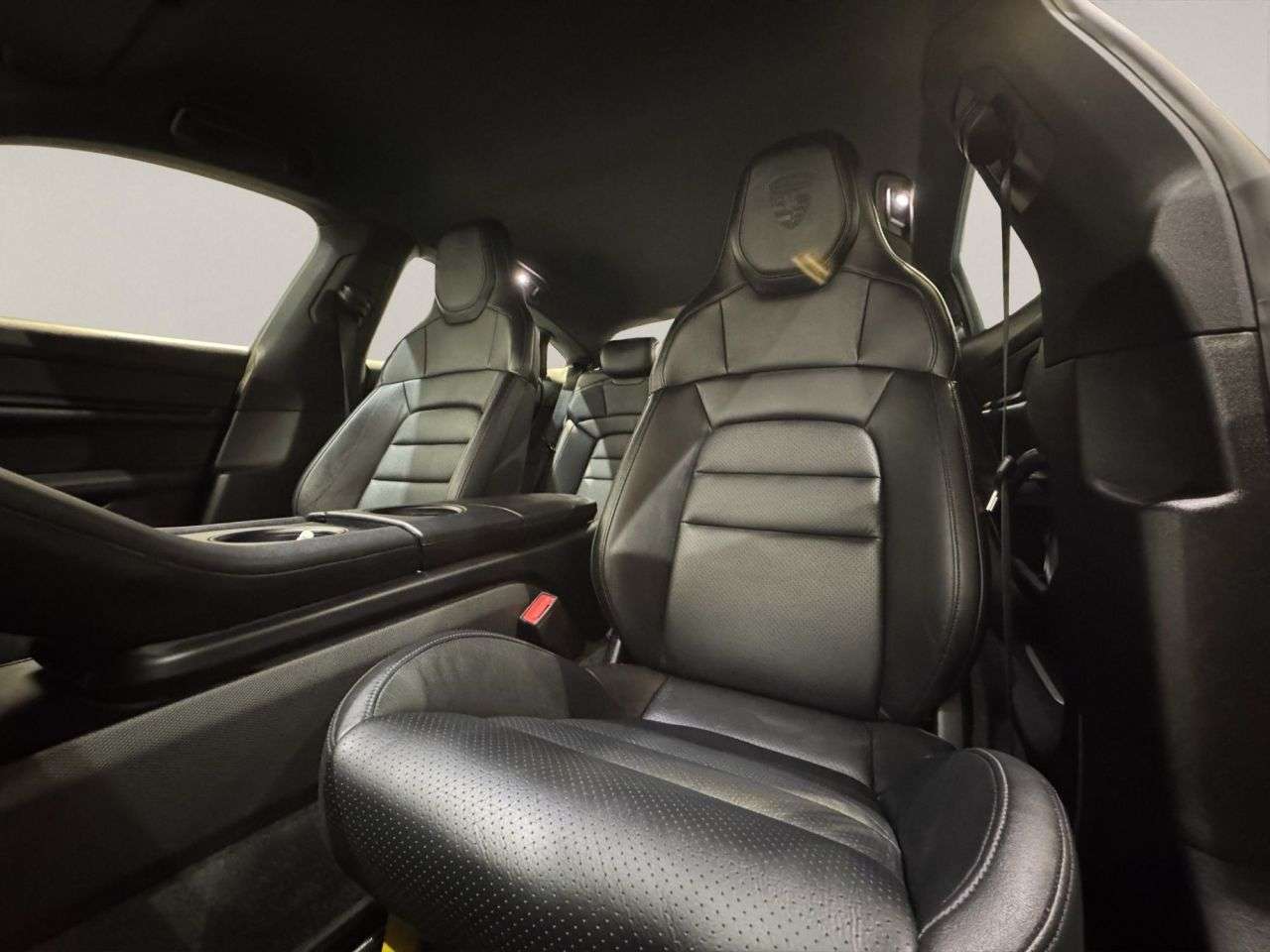 2020 PORSCHE TAYCAN 2020 PORSCHE TAYCAN