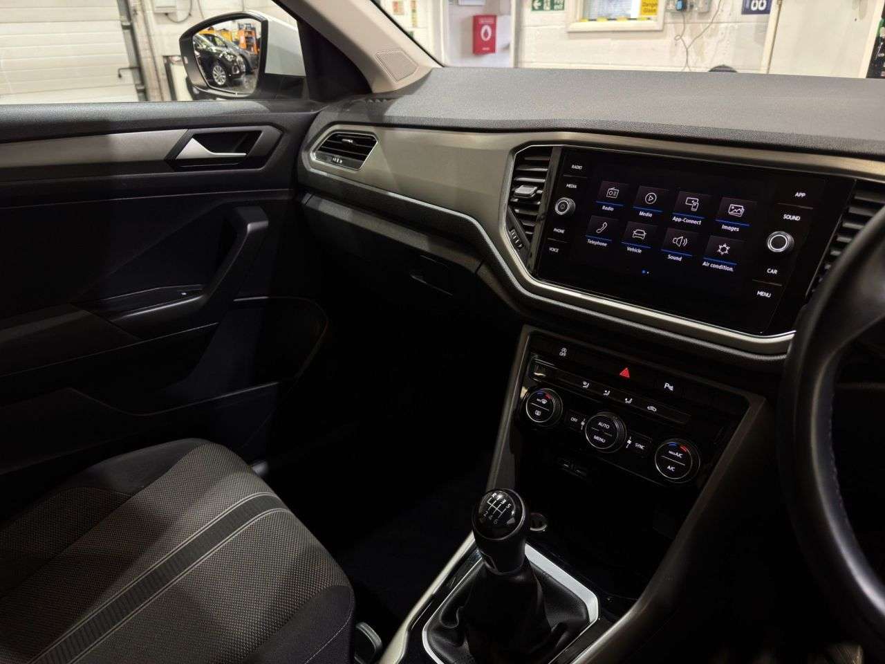 2020 VOLKSWAGEN T-ROC 2020 VOLKSWAGEN T-ROC