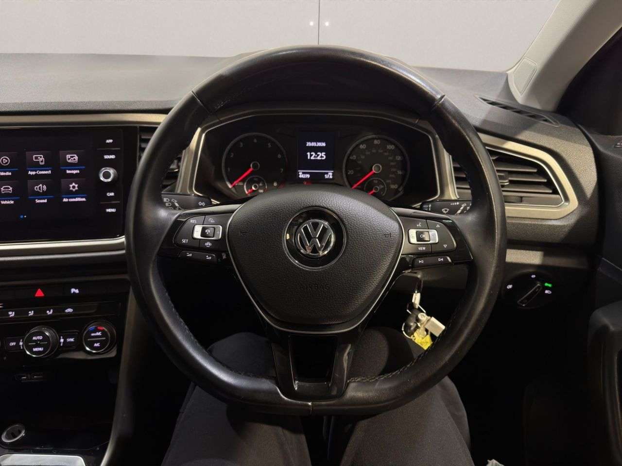 2020 VOLKSWAGEN T-ROC 2020 VOLKSWAGEN T-ROC