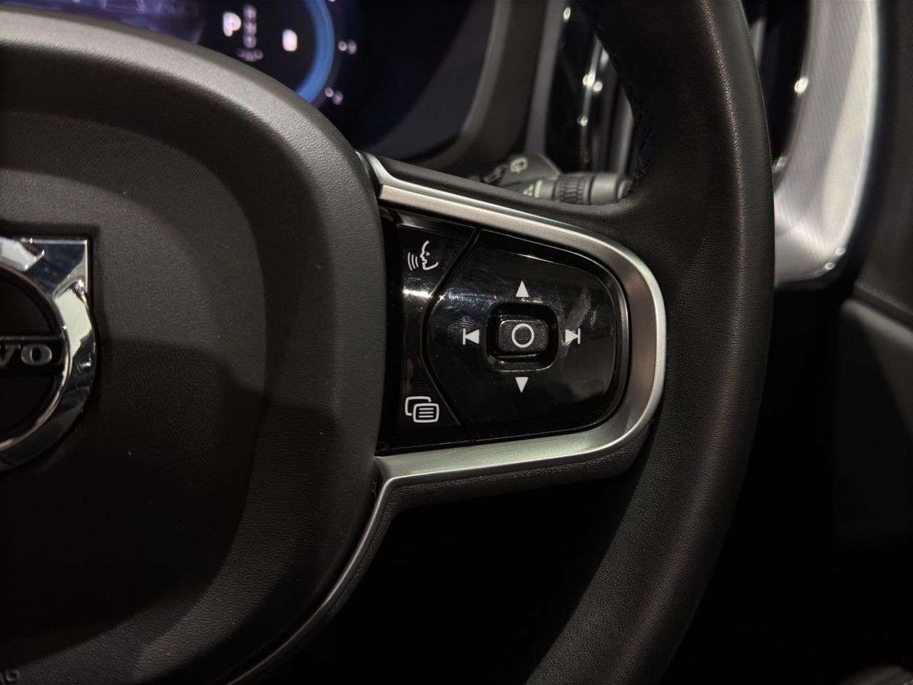 2022 VOLVO XC60 2022 VOLVO XC60