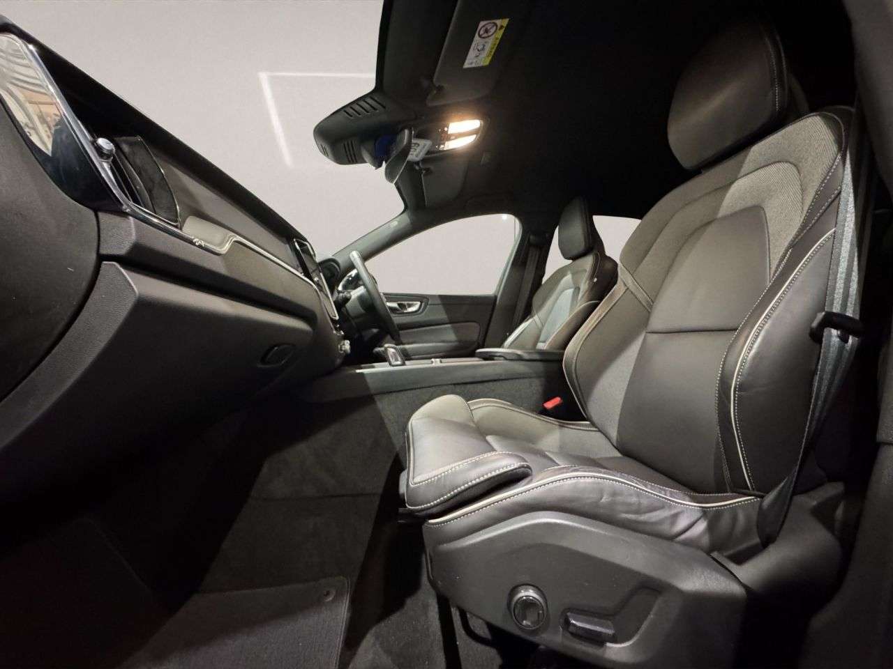 2022 VOLVO XC60 2022 VOLVO XC60