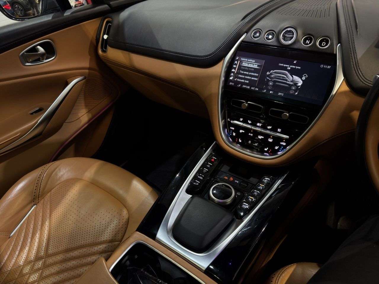 2020 ASTON MARTIN DBX 2020 ASTON MARTIN DBX