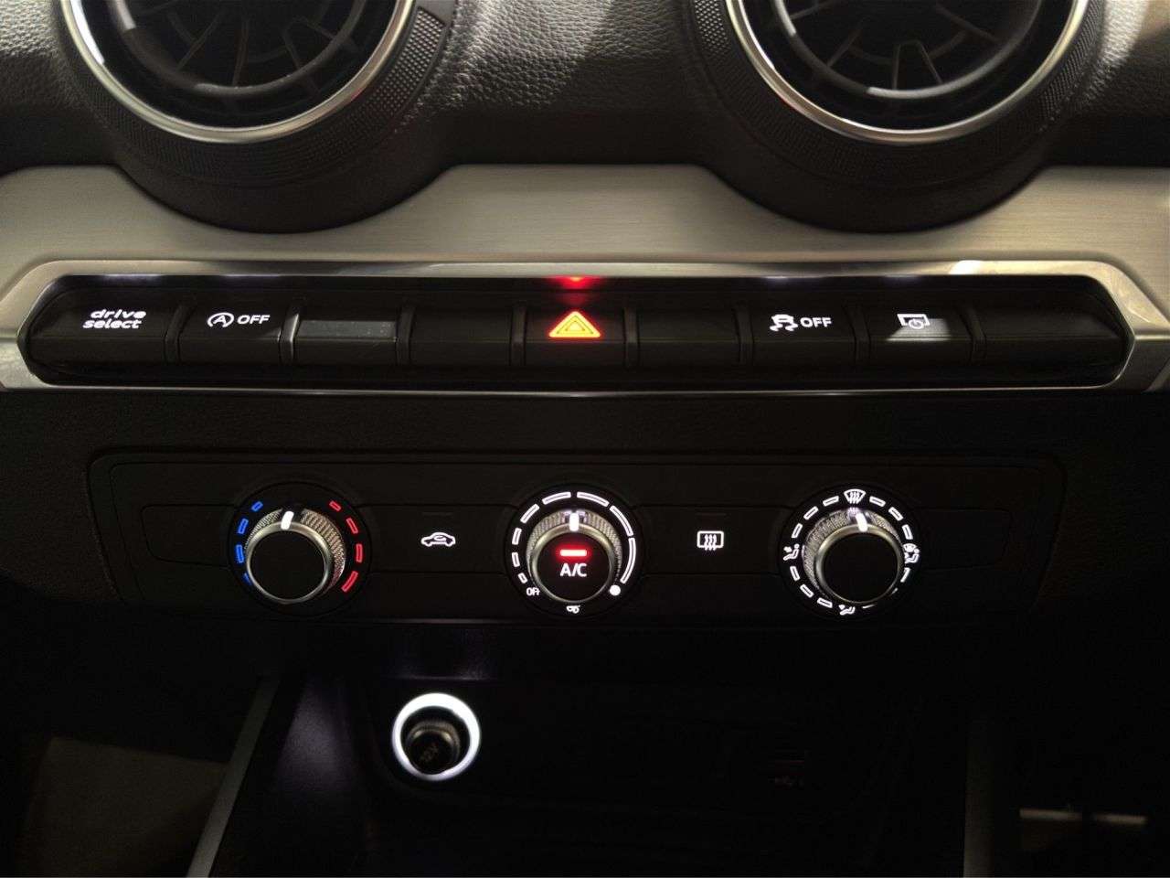 2019 AUDI Q2 2019 AUDI Q2