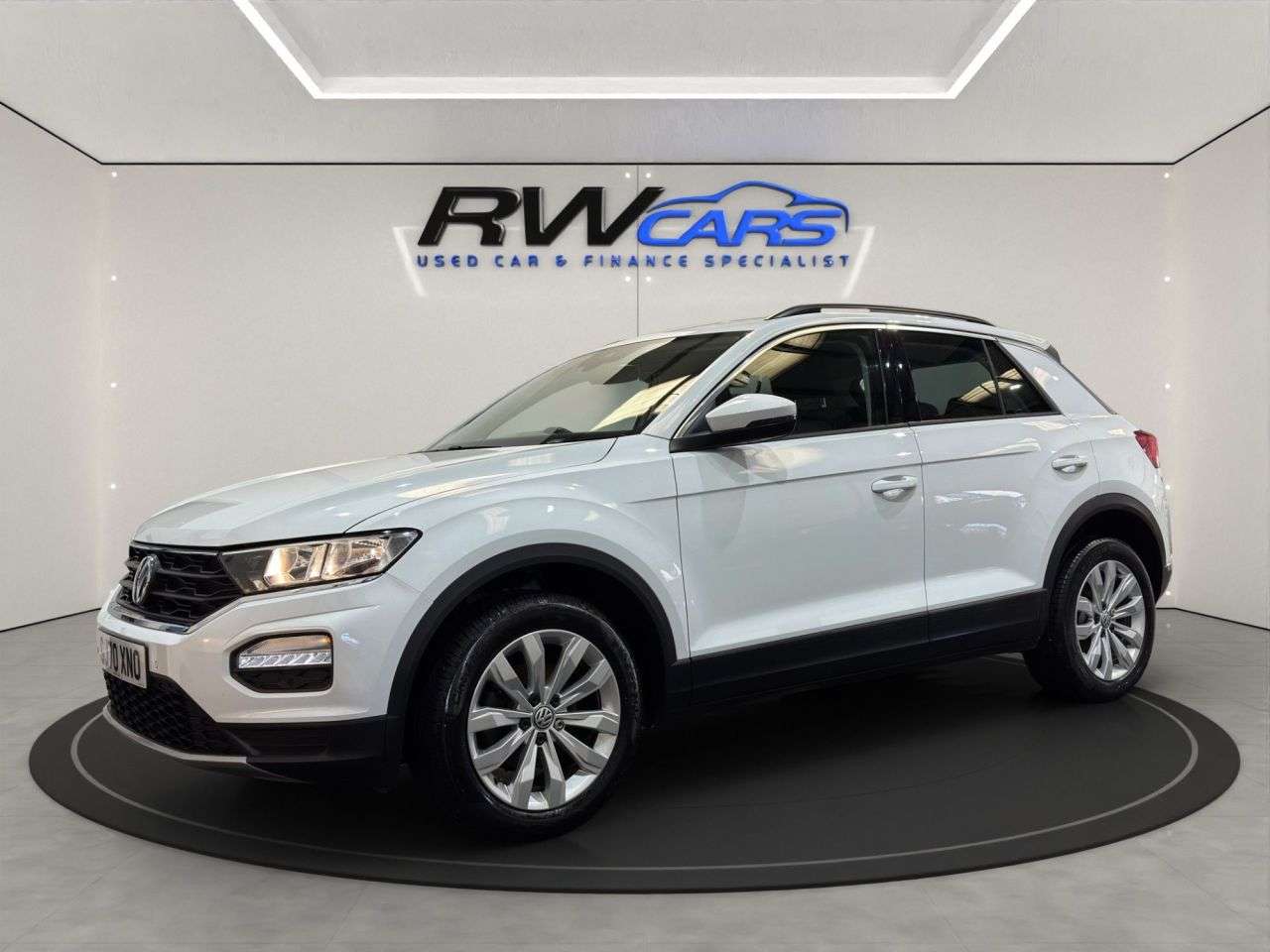 A 2020 VOLKSWAGEN T-ROC 1.0 TSI SE SUV 5dr Petrol Manual Euro 6 (s/s) (110 ps) A 2020 VOLKSWAGEN T-ROC 1.0 TSI SE SUV 5dr Petrol Manual Euro 6 (s/s) (110 ps)