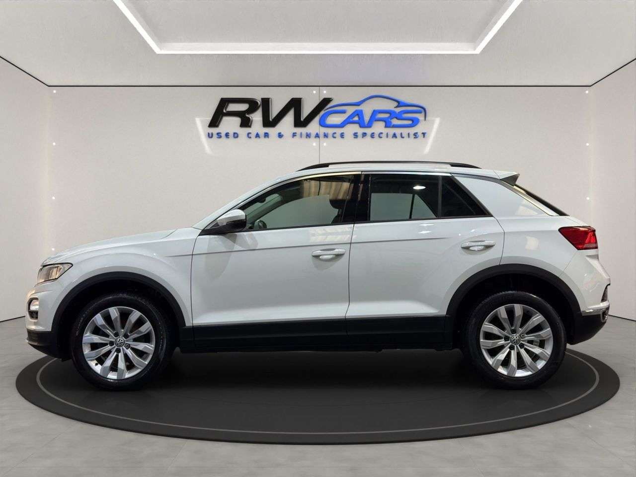 A 2020 VOLKSWAGEN T-ROC 1.0 TSI SE SUV 5dr Petrol Manual Euro 6 (s/s) (110 ps) A 2020 VOLKSWAGEN T-ROC 1.0 TSI SE SUV 5dr Petrol Manual Euro 6 (s/s) (110 ps)