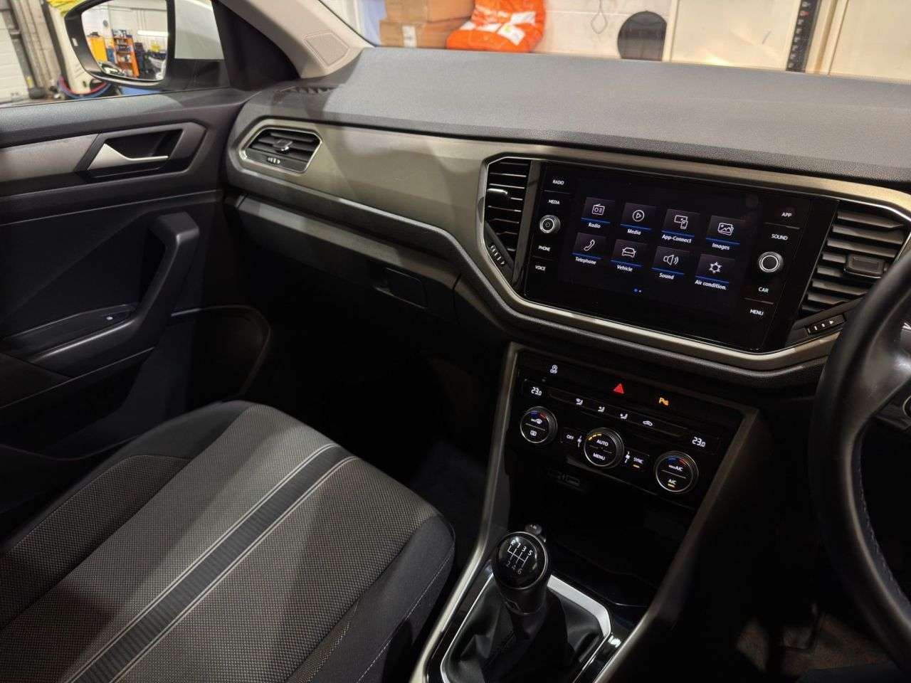 2020 VOLKSWAGEN T-ROC 2020 VOLKSWAGEN T-ROC