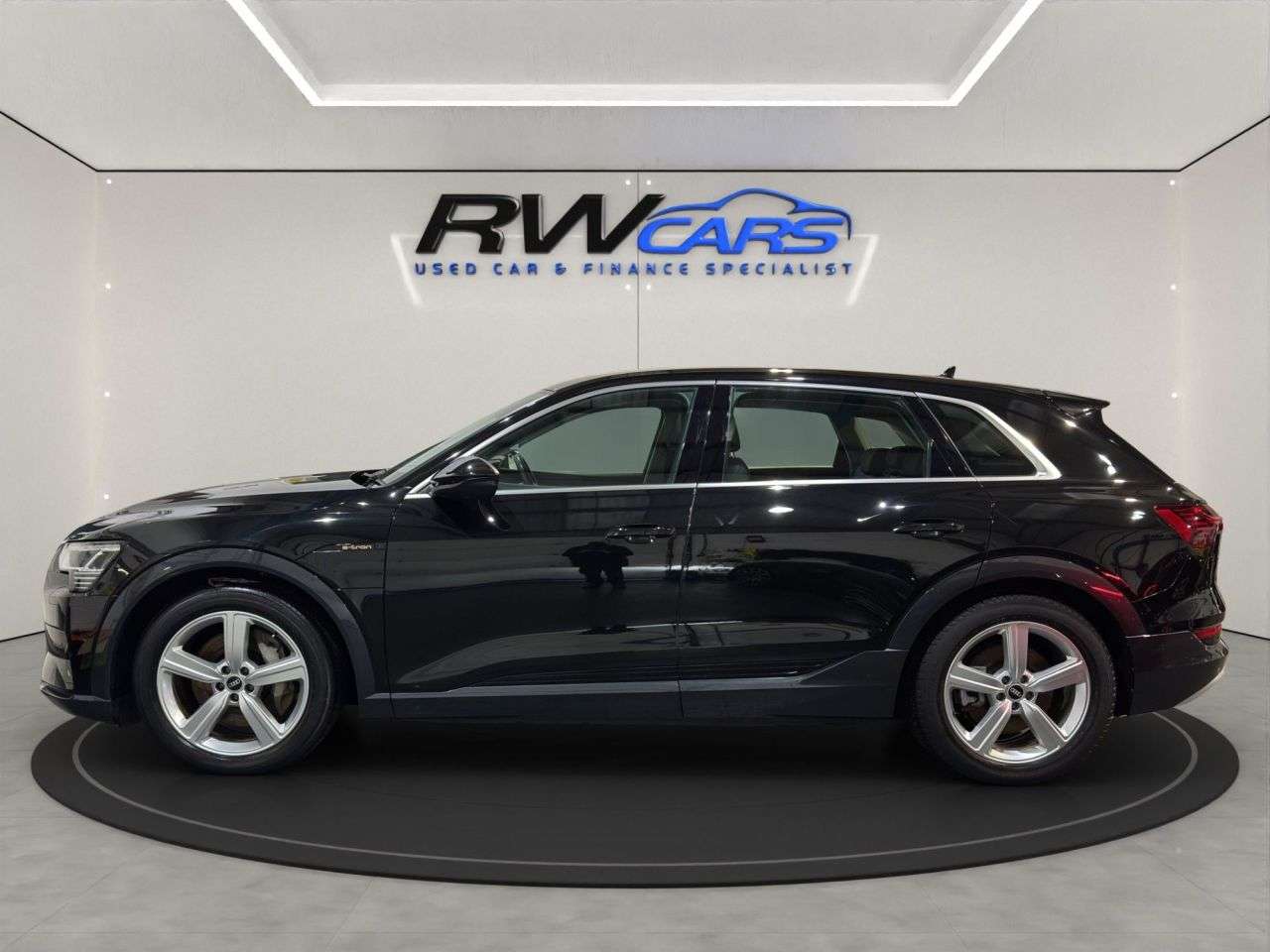 A 2021 AUDI E-TRON 50 Technik SUV 5dr Electric Auto quattro 71.2kWh (11kW Charger) (313 ps) A 2021 AUDI E-TRON 50 Technik SUV 5dr Electric Auto quattro 71.2kWh (11kW Charger) (313 ps)