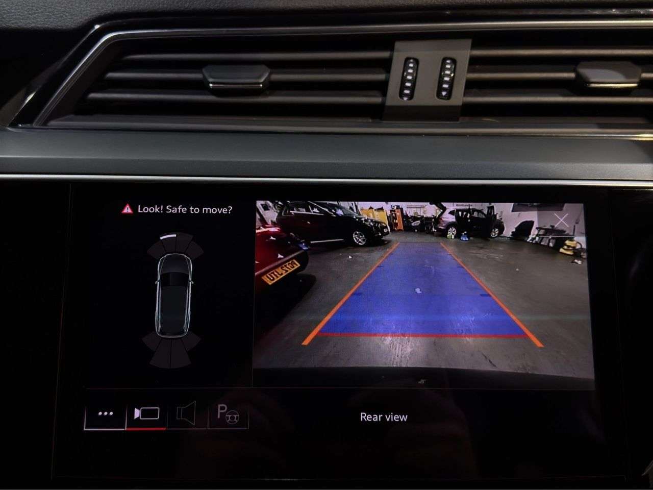 2021 AUDI E-TRON 2021 AUDI E-TRON