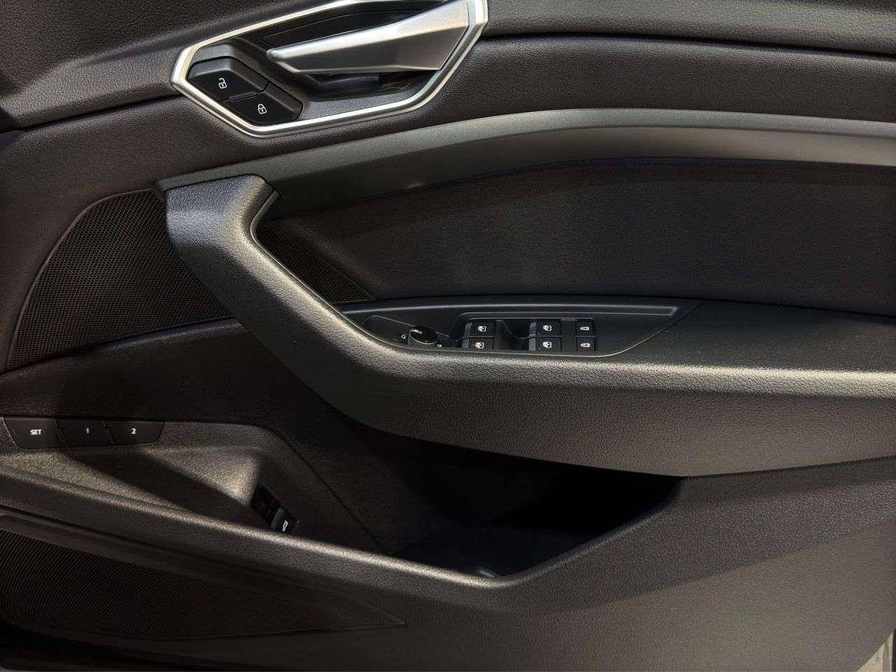 2021 AUDI E-TRON 2021 AUDI E-TRON