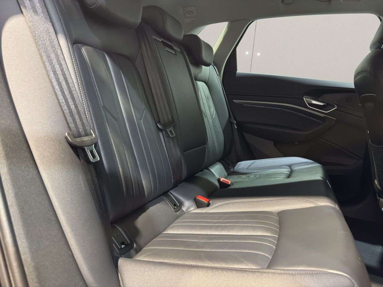 2021 AUDI E-TRON 2021 AUDI E-TRON