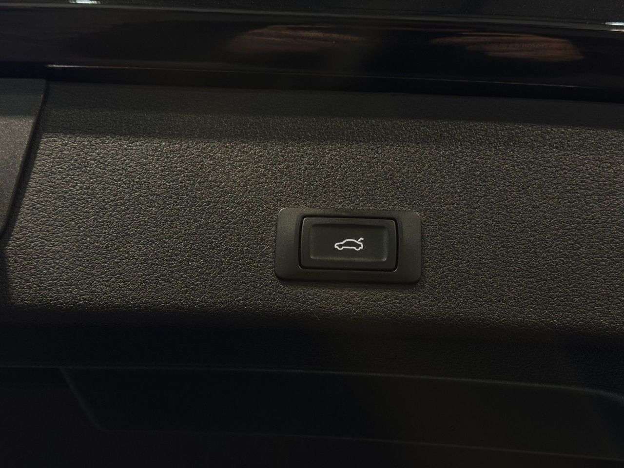 2021 AUDI E-TRON 2021 AUDI E-TRON