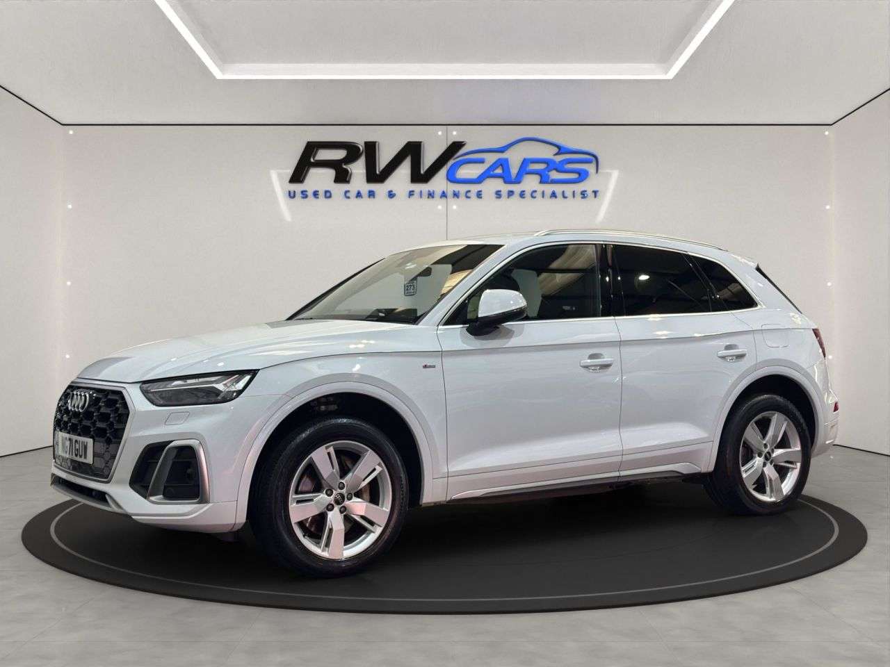 A 2022 AUDI Q5 2.0 TFSIe 50 S line SUV 5dr Petrol Plug-in Hybrid S Tronic quattro Euro 6 ( A 2022 AUDI Q5 2.0 TFSIe 50 S line SUV 5dr Petrol Plug-in Hybrid S Tronic quattro Euro 6 (