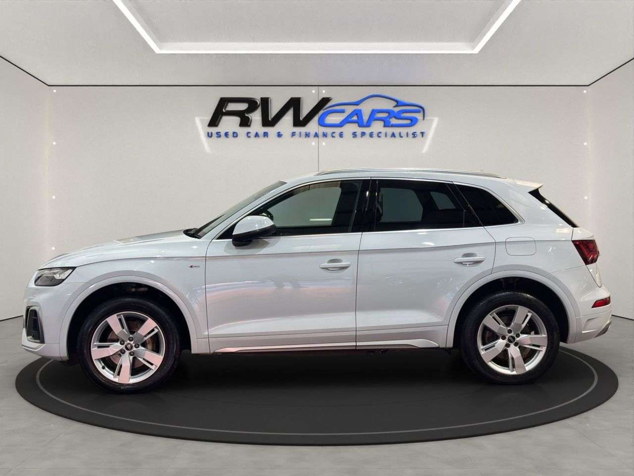 A 2022 AUDI Q5 2.0 TFSIe 50 S line SUV 5dr Petrol Plug-in Hybrid S Tronic quattro Euro 6 ( A 2022 AUDI Q5 2.0 TFSIe 50 S line SUV 5dr Petrol Plug-in Hybrid S Tronic quattro Euro 6 (