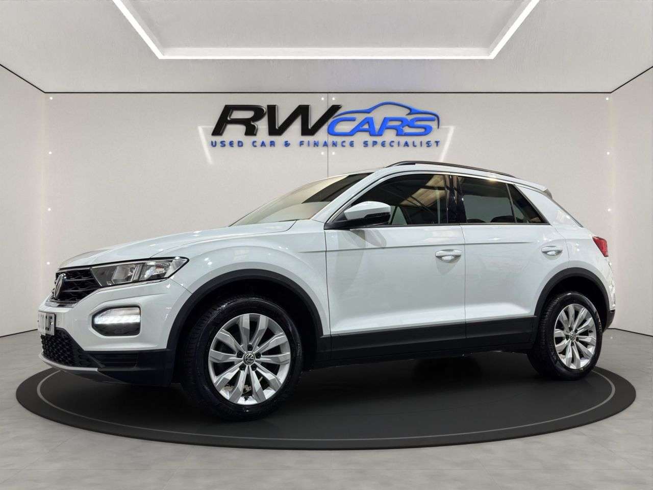 A 2020 VOLKSWAGEN T-ROC 1.0 TSI SE SUV 5dr Petrol Manual Euro 6 (s/s) (110 ps) A 2020 VOLKSWAGEN T-ROC 1.0 TSI SE SUV 5dr Petrol Manual Euro 6 (s/s) (110 ps)