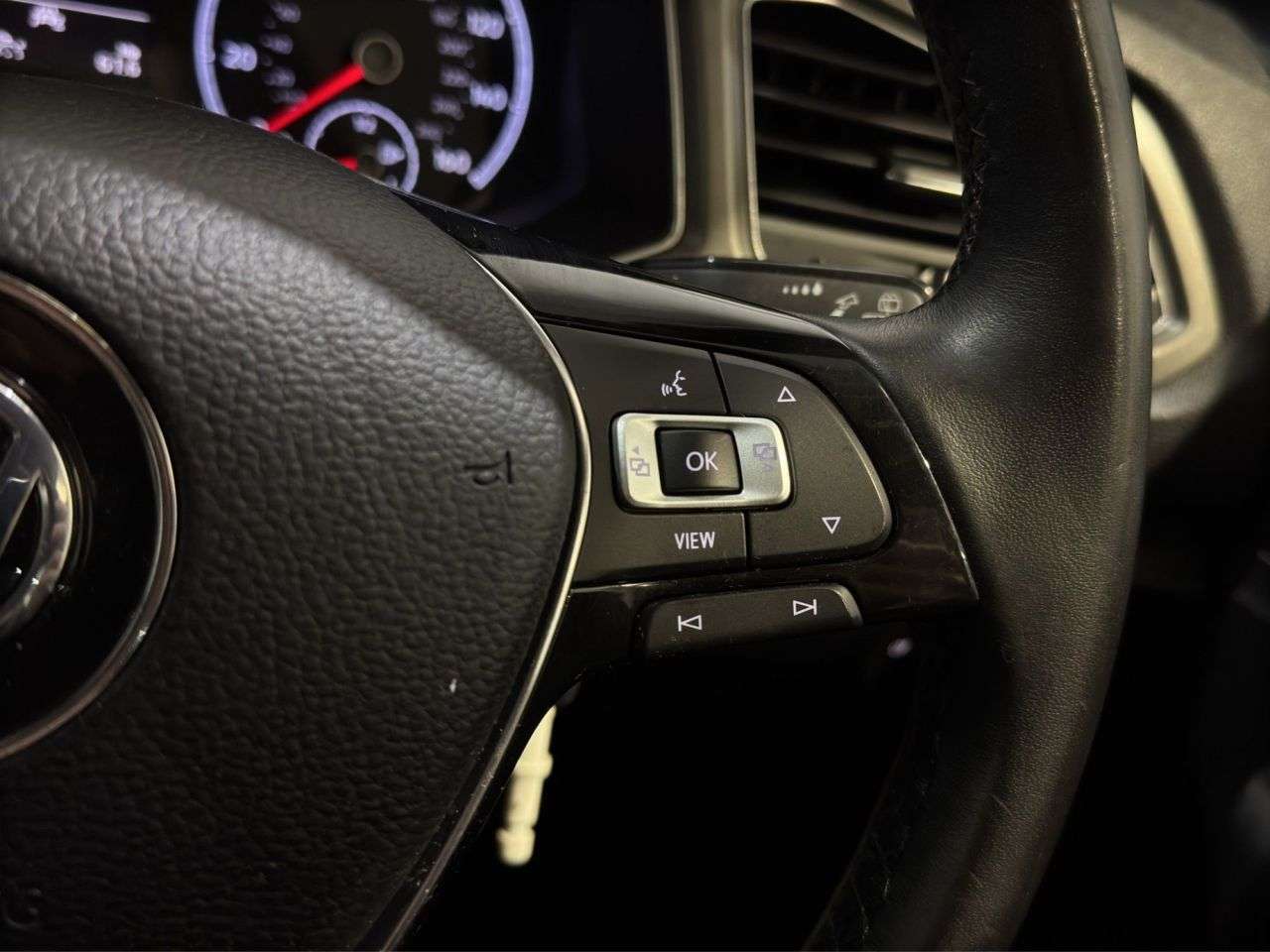 2020 VOLKSWAGEN T-ROC 2020 VOLKSWAGEN T-ROC