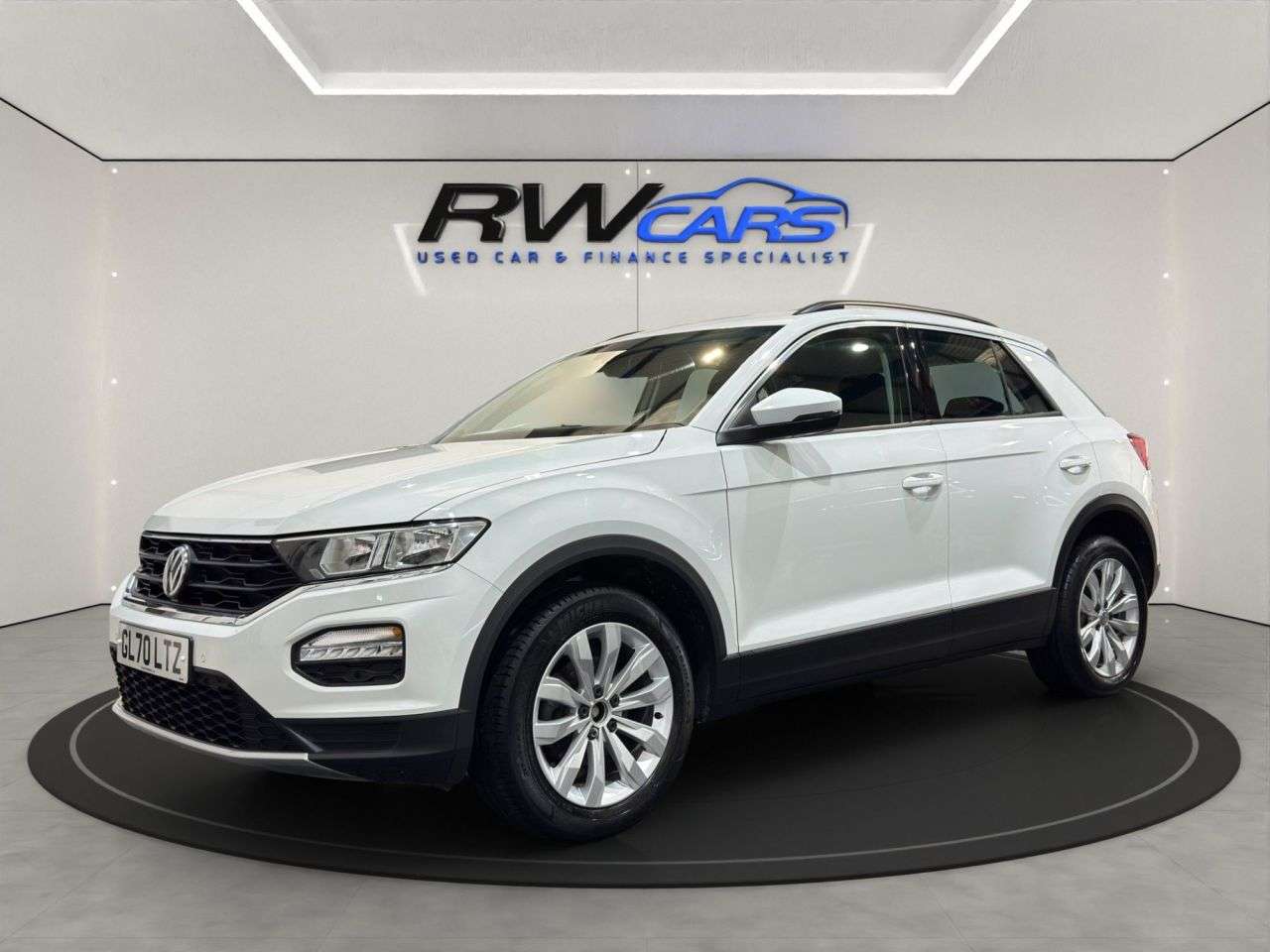 A 2020 VOLKSWAGEN T-ROC 1.0 TSI SE SUV 5dr Petrol Manual Euro 6 (s/s) (110 ps) A 2020 VOLKSWAGEN T-ROC 1.0 TSI SE SUV 5dr Petrol Manual Euro 6 (s/s) (110 ps)