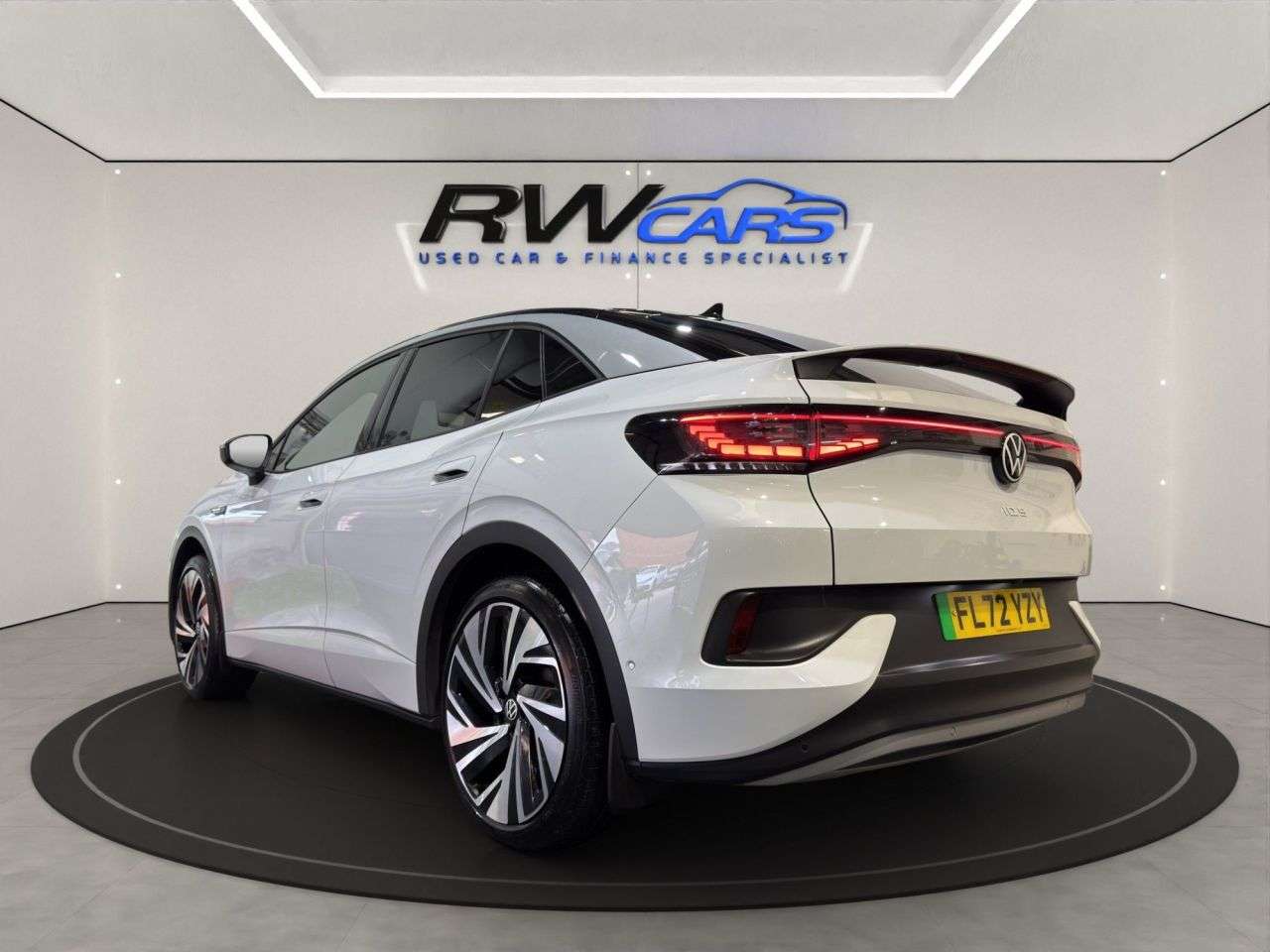 A 2022 VOLKSWAGEN ID.5 Pro Performance 77kWh Style SUV 5dr Electric Auto (204 ps) A 2022 VOLKSWAGEN ID.5 Pro Performance 77kWh Style SUV 5dr Electric Auto (204 ps)