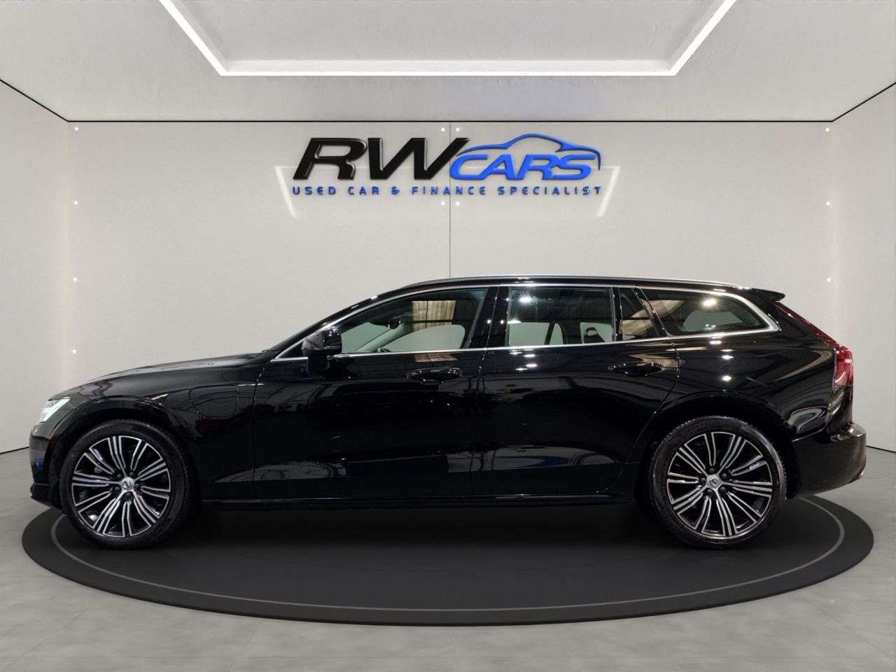 A 2022 VOLVO V60 2.0h T6 Recharge 18.8kWh Inscription Estate 5dr Petrol Plug-in Hybrid Auto A 2022 VOLVO V60 2.0h T6 Recharge 18.8kWh Inscription Estate 5dr Petrol Plug-in Hybrid Auto