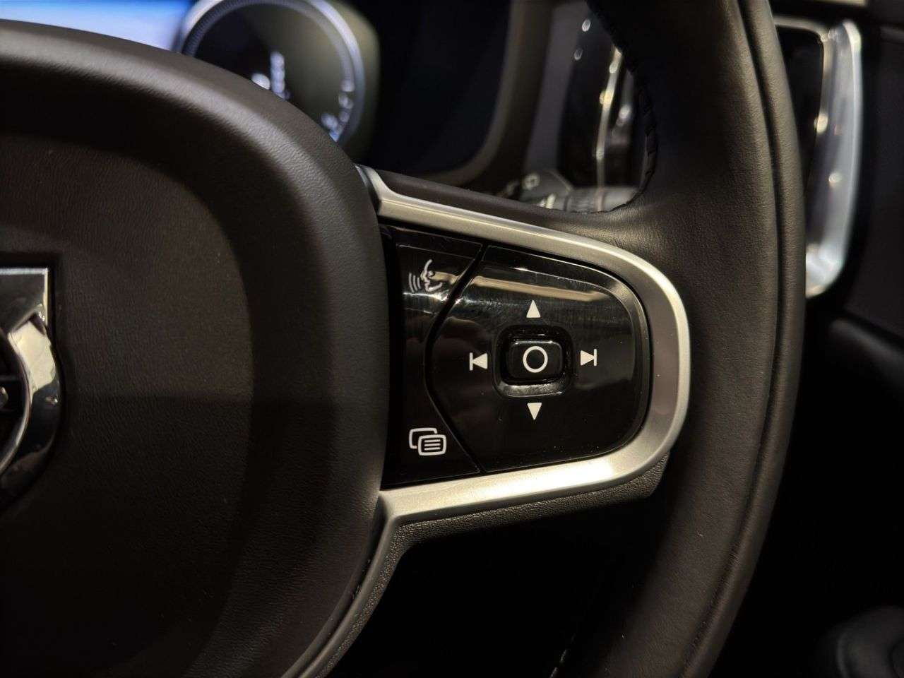 2022 VOLVO V60 2022 VOLVO V60