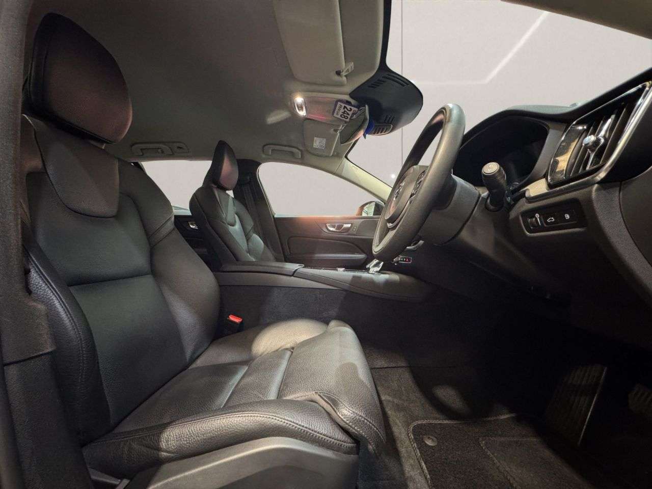 2022 VOLVO V60 2022 VOLVO V60