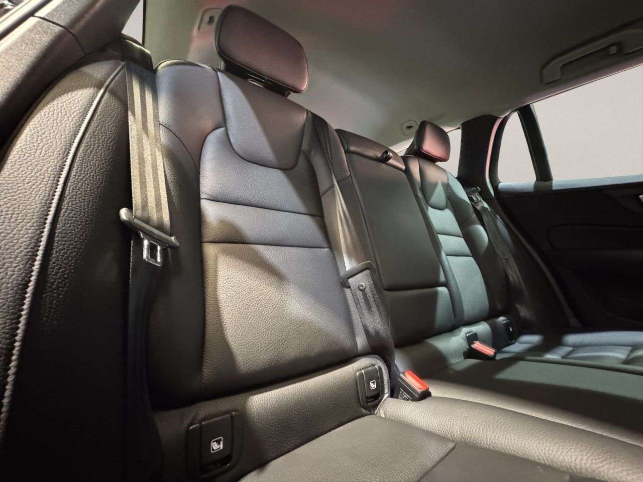 2022 VOLVO V60 2022 VOLVO V60