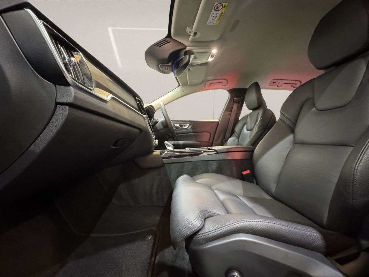 2022 VOLVO V60 2022 VOLVO V60