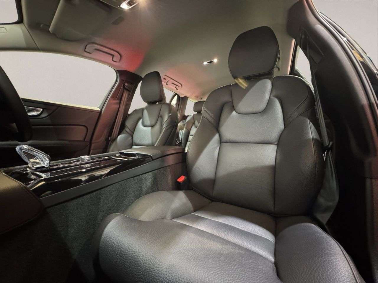 2022 VOLVO V60 2022 VOLVO V60