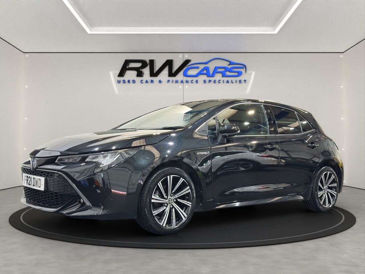 A 2021 TOYOTA COROLLA 1.8 VVT-h GPF Design Hatchback 5dr Petrol Hybrid CVT Euro 6 (s/s) (122 ps) A 2021 TOYOTA COROLLA 1.8 VVT-h GPF Design Hatchback 5dr Petrol Hybrid CVT Euro 6 (s/s) (122 ps)