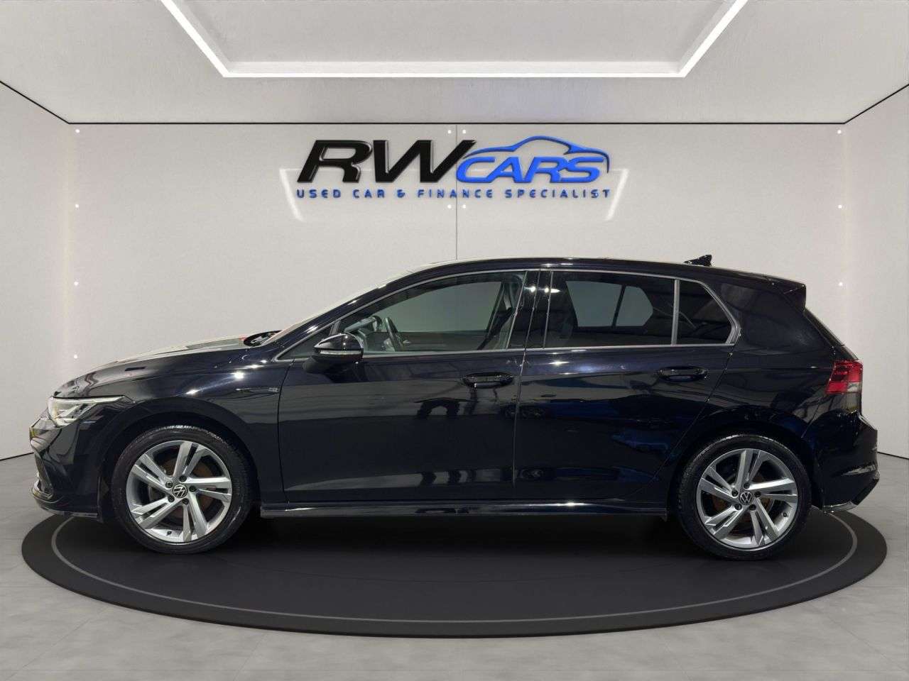 A 2023 VOLKSWAGEN GOLF 1.5 TSI R-Line Hatchback 5dr Petrol Manual Euro 6 (s/s) (130 ps) A 2023 VOLKSWAGEN GOLF 1.5 TSI R-Line Hatchback 5dr Petrol Manual Euro 6 (s/s) (130 ps)