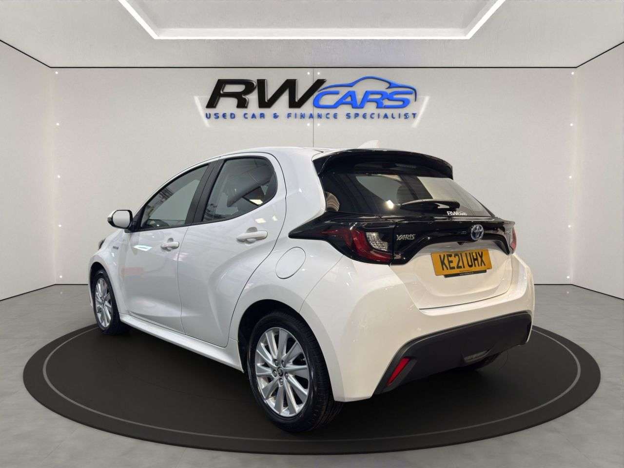 A 2021 TOYOTA YARIS 1.5 VVT-h Icon Hatchback 5dr Petrol Hybrid E-CVT Euro 6 (s/s) (116 ps) A 2021 TOYOTA YARIS 1.5 VVT-h Icon Hatchback 5dr Petrol Hybrid E-CVT Euro 6 (s/s) (116 ps)