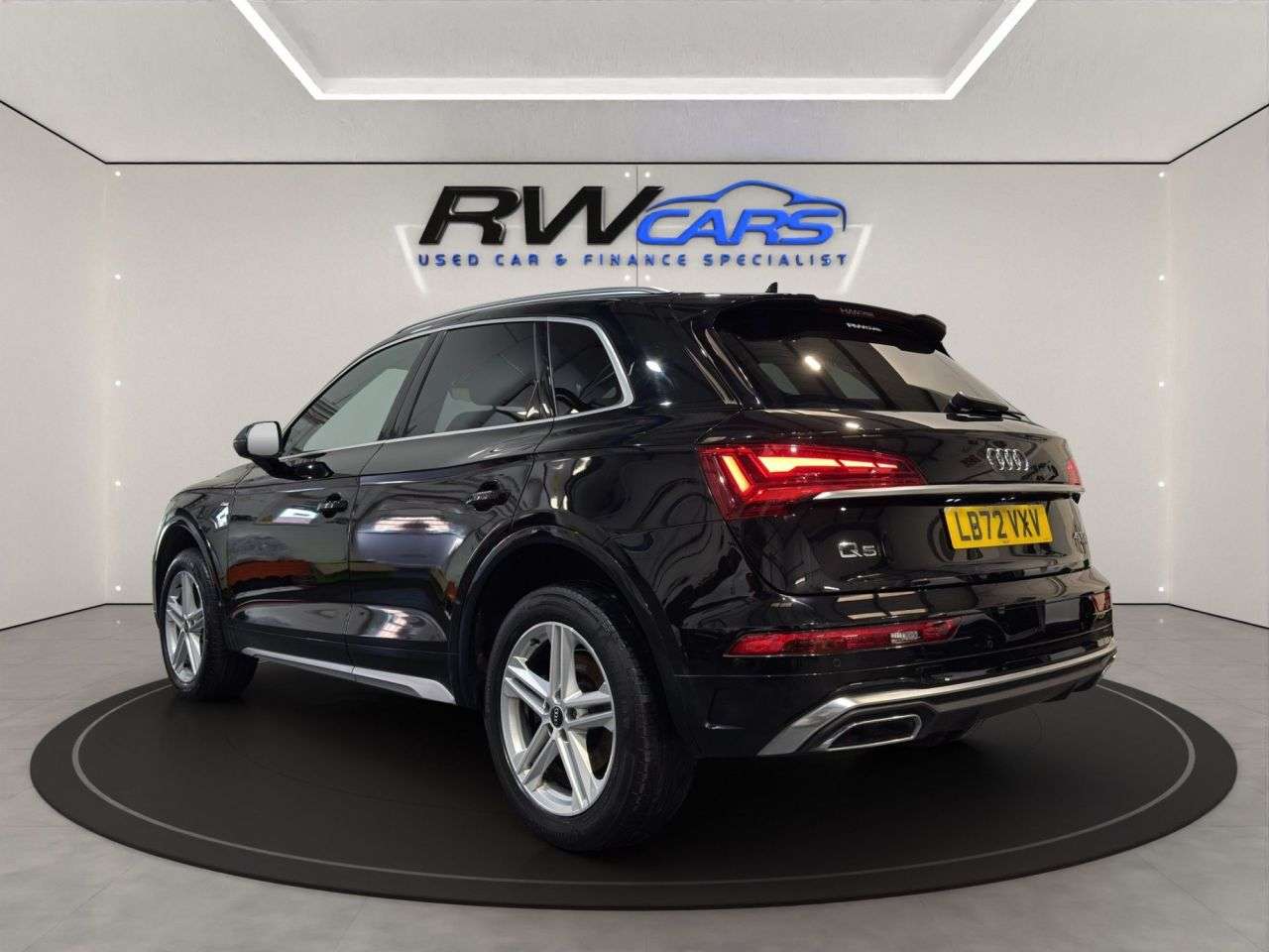 A 2022 AUDI Q5 2.0 TFSI 45 S line SUV 5dr Petrol S Tronic quattro Euro 6 (s/s) (265 ps) A 2022 AUDI Q5 2.0 TFSI 45 S line SUV 5dr Petrol S Tronic quattro Euro 6 (s/s) (265 ps)