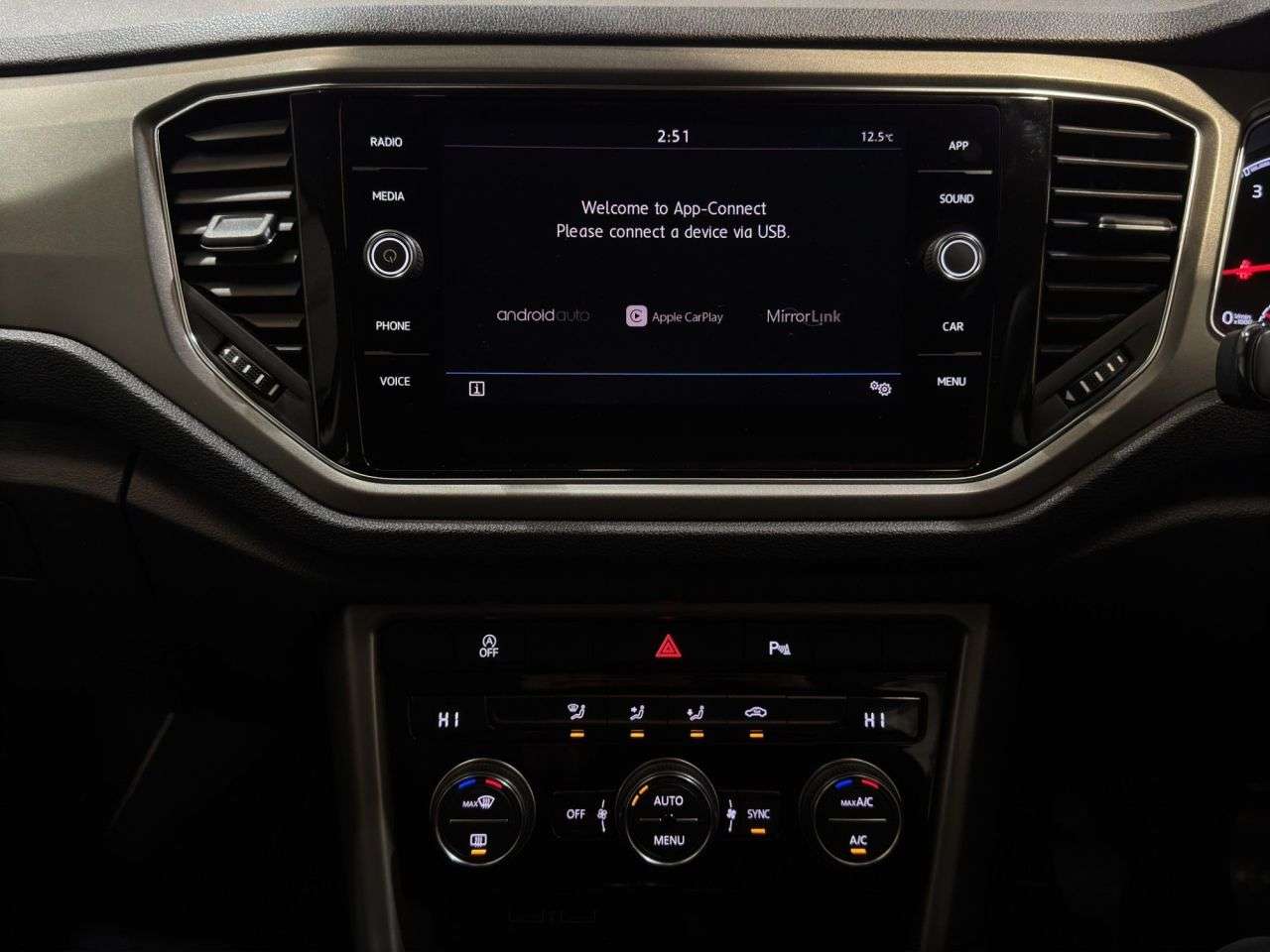 2020 VOLKSWAGEN T-ROC 2020 VOLKSWAGEN T-ROC