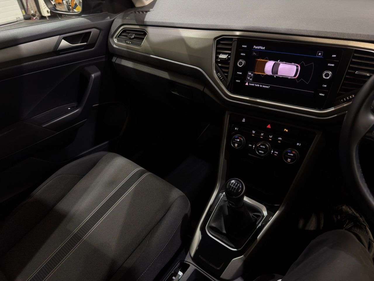 2020 VOLKSWAGEN T-ROC 2020 VOLKSWAGEN T-ROC