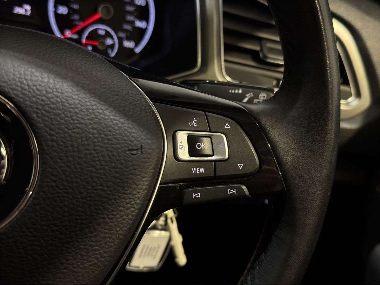 2020 VOLKSWAGEN T-ROC 2020 VOLKSWAGEN T-ROC