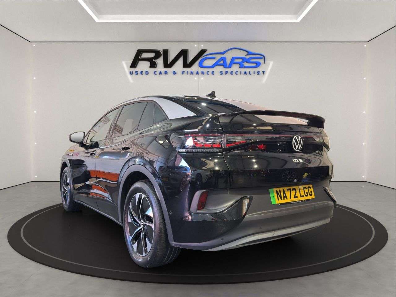 A 2022 VOLKSWAGEN ID.5 Pro 77kWh Style SUV 5dr Electric Auto (174 ps) A 2022 VOLKSWAGEN ID.5 Pro 77kWh Style SUV 5dr Electric Auto (174 ps)