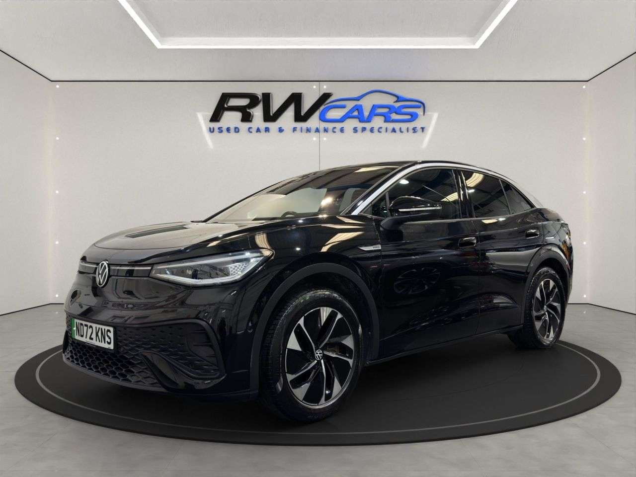 A 2022 VOLKSWAGEN ID.5 Pro 77kWh Style SUV 5dr Electric Auto (174 ps) A 2022 VOLKSWAGEN ID.5 Pro 77kWh Style SUV 5dr Electric Auto (174 ps)