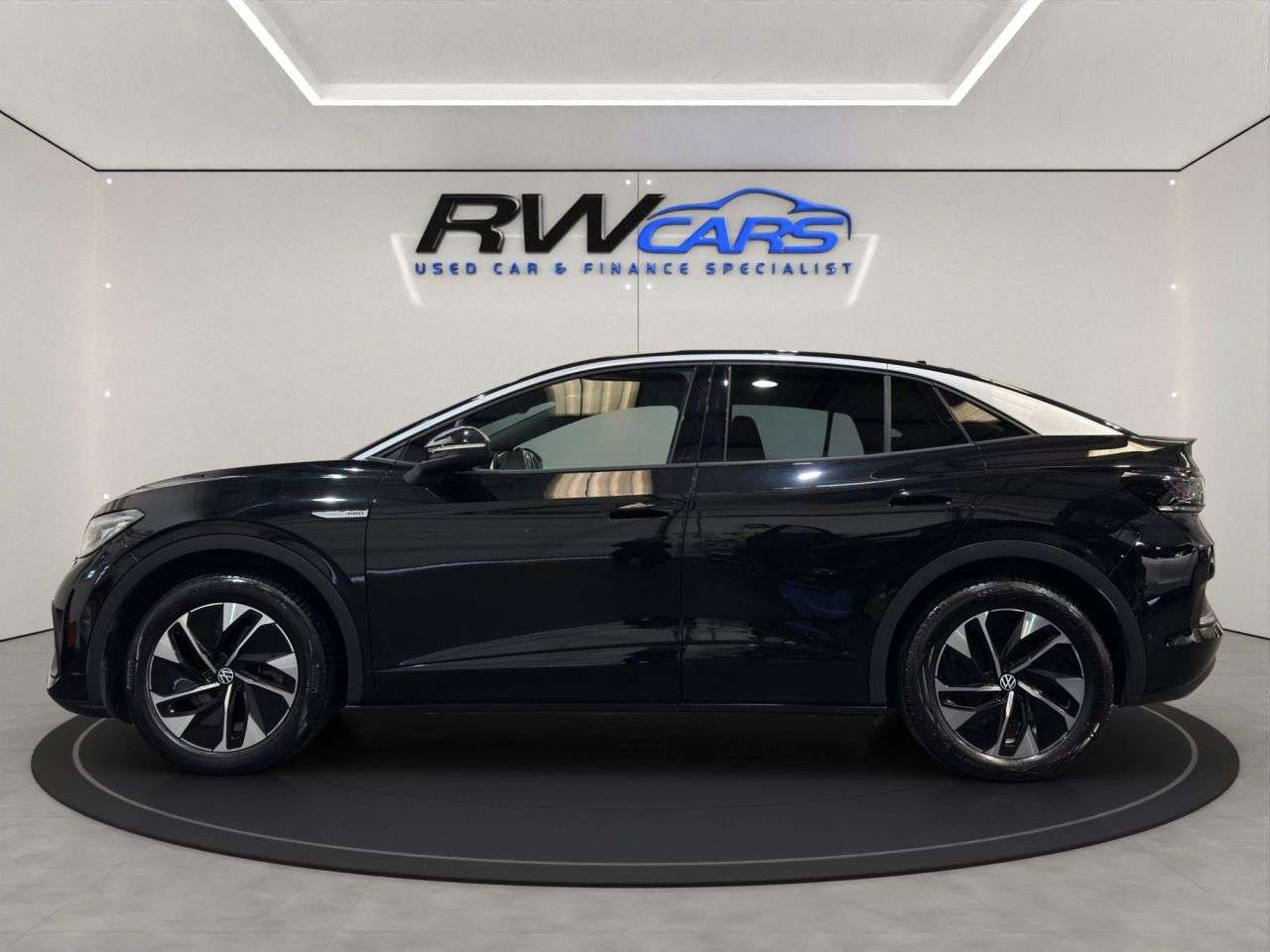 A 2022 VOLKSWAGEN ID.5 Pro 77kWh Style SUV 5dr Electric Auto (174 ps) A 2022 VOLKSWAGEN ID.5 Pro 77kWh Style SUV 5dr Electric Auto (174 ps)