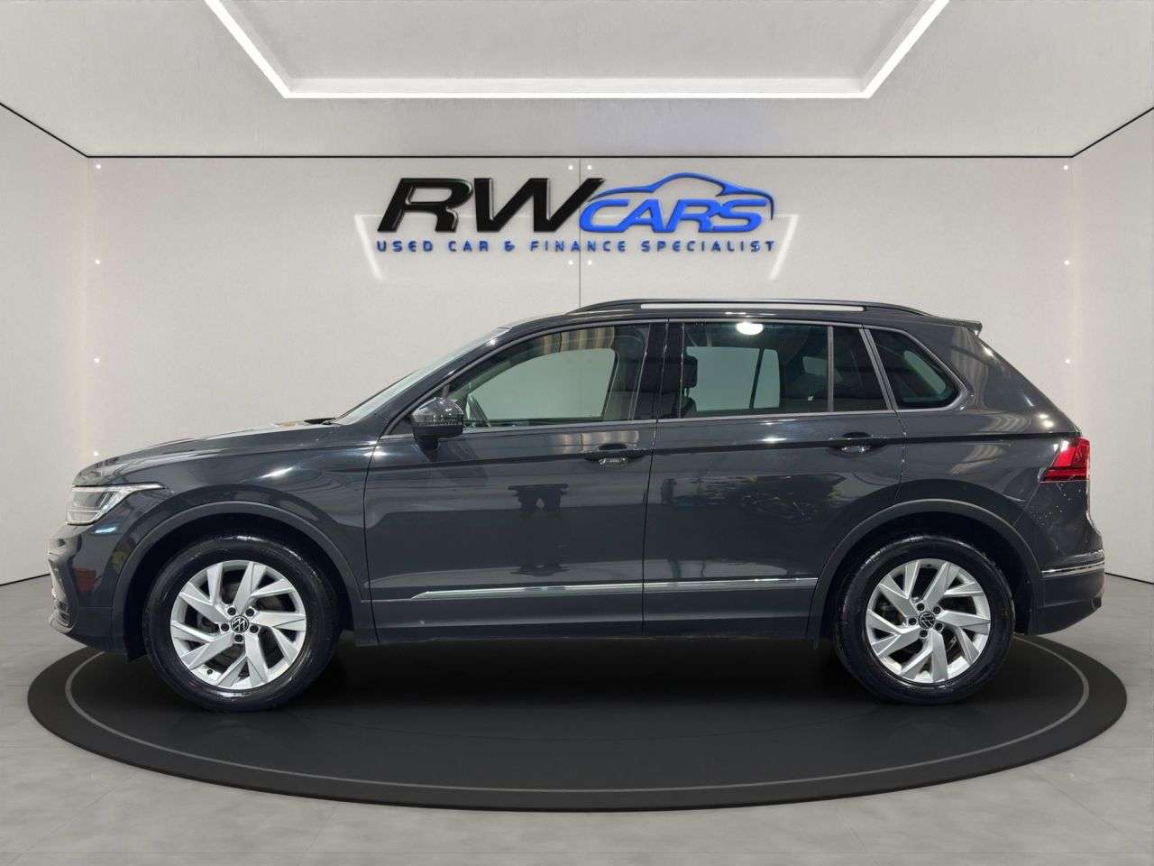 A 2021 VOLKSWAGEN TIGUAN 1.5 TSI Life SUV 5dr Petrol DSG Euro 6 (s/s) (150 ps) A 2021 VOLKSWAGEN TIGUAN 1.5 TSI Life SUV 5dr Petrol DSG Euro 6 (s/s) (150 ps)
