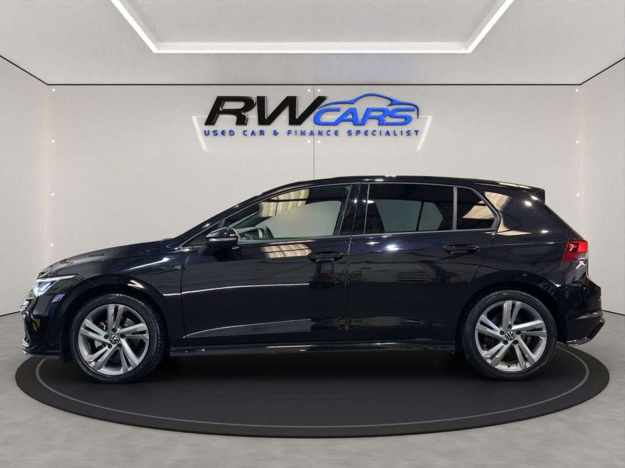A 2022 VOLKSWAGEN GOLF 1.5 eTSI MHEV R-Line Hatchback 5dr Petrol Hybrid DSG Euro 6 (s/s) (150 ps) A 2022 VOLKSWAGEN GOLF 1.5 eTSI MHEV R-Line Hatchback 5dr Petrol Hybrid DSG Euro 6 (s/s) (150 ps)
