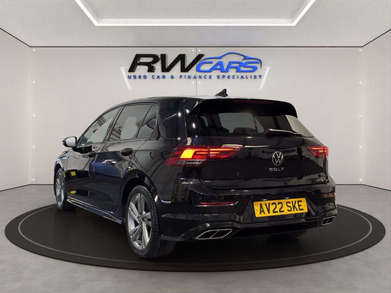 A 2022 VOLKSWAGEN GOLF 1.5 eTSI MHEV R-Line Hatchback 5dr Petrol Hybrid DSG Euro 6 (s/s) (150 ps) A 2022 VOLKSWAGEN GOLF 1.5 eTSI MHEV R-Line Hatchback 5dr Petrol Hybrid DSG Euro 6 (s/s) (150 ps)