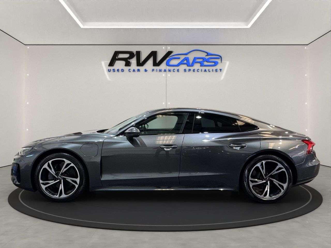 A 2021 AUDI E-TRON GT 93.4kWh Saloon 4dr Electric Auto quattro (476 ps) A 2021 AUDI E-TRON GT 93.4kWh Saloon 4dr Electric Auto quattro (476 ps)