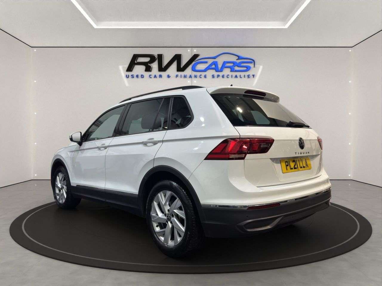 A 2021 VOLKSWAGEN TIGUAN 1.5 TSI Life SUV 5dr Petrol DSG Euro 6 (s/s) (150 ps) A 2021 VOLKSWAGEN TIGUAN 1.5 TSI Life SUV 5dr Petrol DSG Euro 6 (s/s) (150 ps)