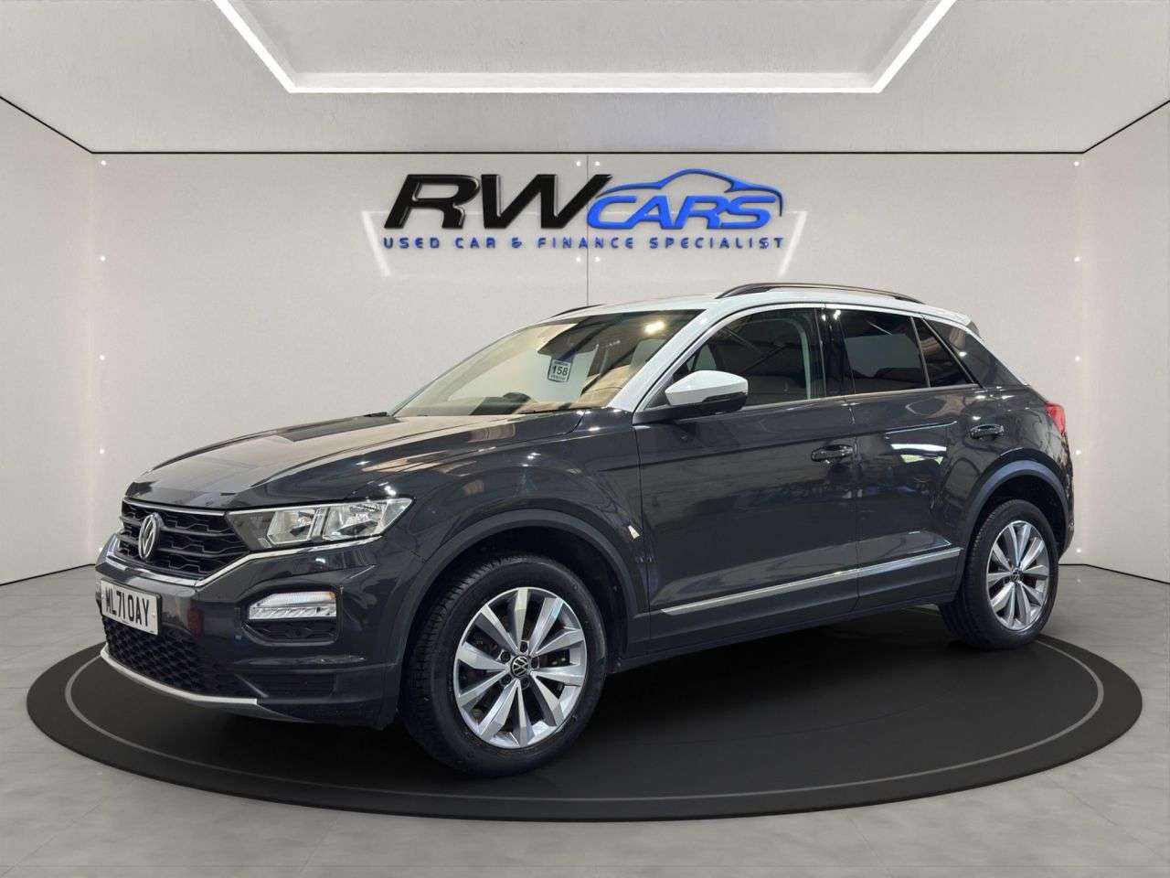 A 2022 VOLKSWAGEN T-ROC 1.5 TSI GPF EVO Design SUV 5dr Petrol Manual Euro 6 (s/s) (150 ps) A 2022 VOLKSWAGEN T-ROC 1.5 TSI GPF EVO Design SUV 5dr Petrol Manual Euro 6 (s/s) (150 ps)