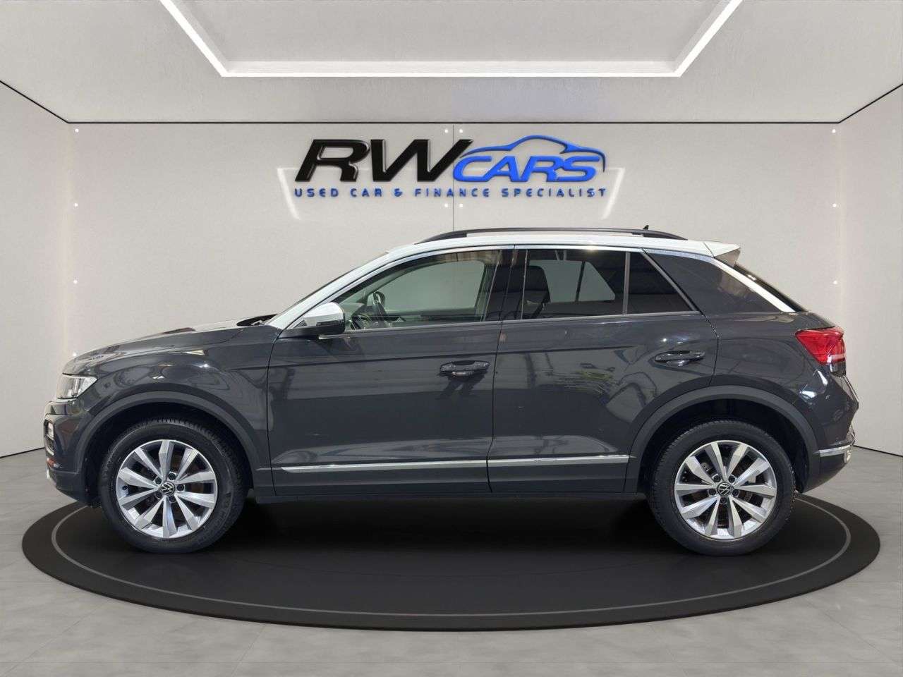 A 2022 VOLKSWAGEN T-ROC 1.5 TSI GPF EVO Design SUV 5dr Petrol Manual Euro 6 (s/s) (150 ps) A 2022 VOLKSWAGEN T-ROC 1.5 TSI GPF EVO Design SUV 5dr Petrol Manual Euro 6 (s/s) (150 ps)