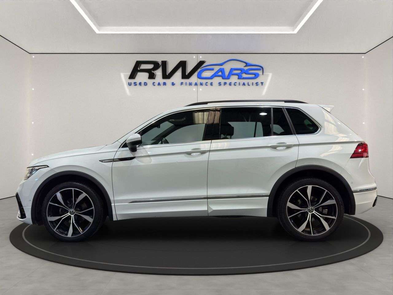 A 2022 VOLKSWAGEN TIGUAN 1.5 TSI R-Line SUV 5dr Petrol DSG Euro 6 (s/s) (150 ps) A 2022 VOLKSWAGEN TIGUAN 1.5 TSI R-Line SUV 5dr Petrol DSG Euro 6 (s/s) (150 ps)