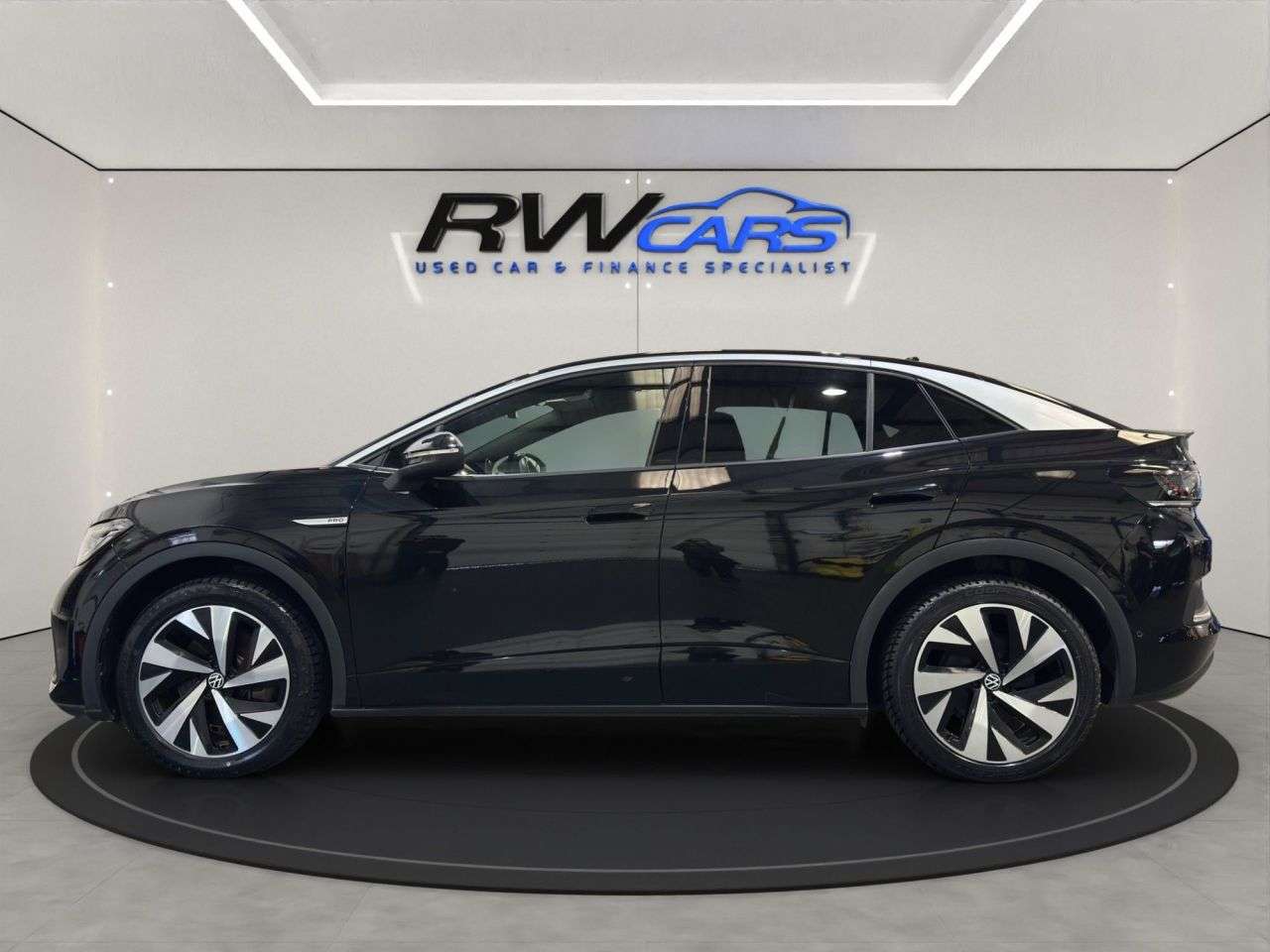 A 2022 VOLKSWAGEN ID.5 Pro Performance 77kWh Style SUV 5dr Electric Auto (204 ps) A 2022 VOLKSWAGEN ID.5 Pro Performance 77kWh Style SUV 5dr Electric Auto (204 ps)