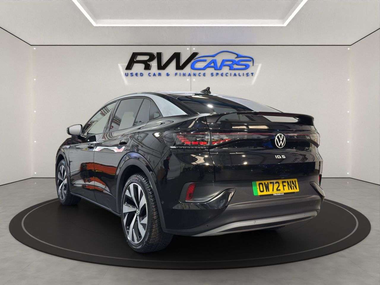 A 2022 VOLKSWAGEN ID.5 Pro Performance 77kWh Style SUV 5dr Electric Auto (204 ps) A 2022 VOLKSWAGEN ID.5 Pro Performance 77kWh Style SUV 5dr Electric Auto (204 ps)