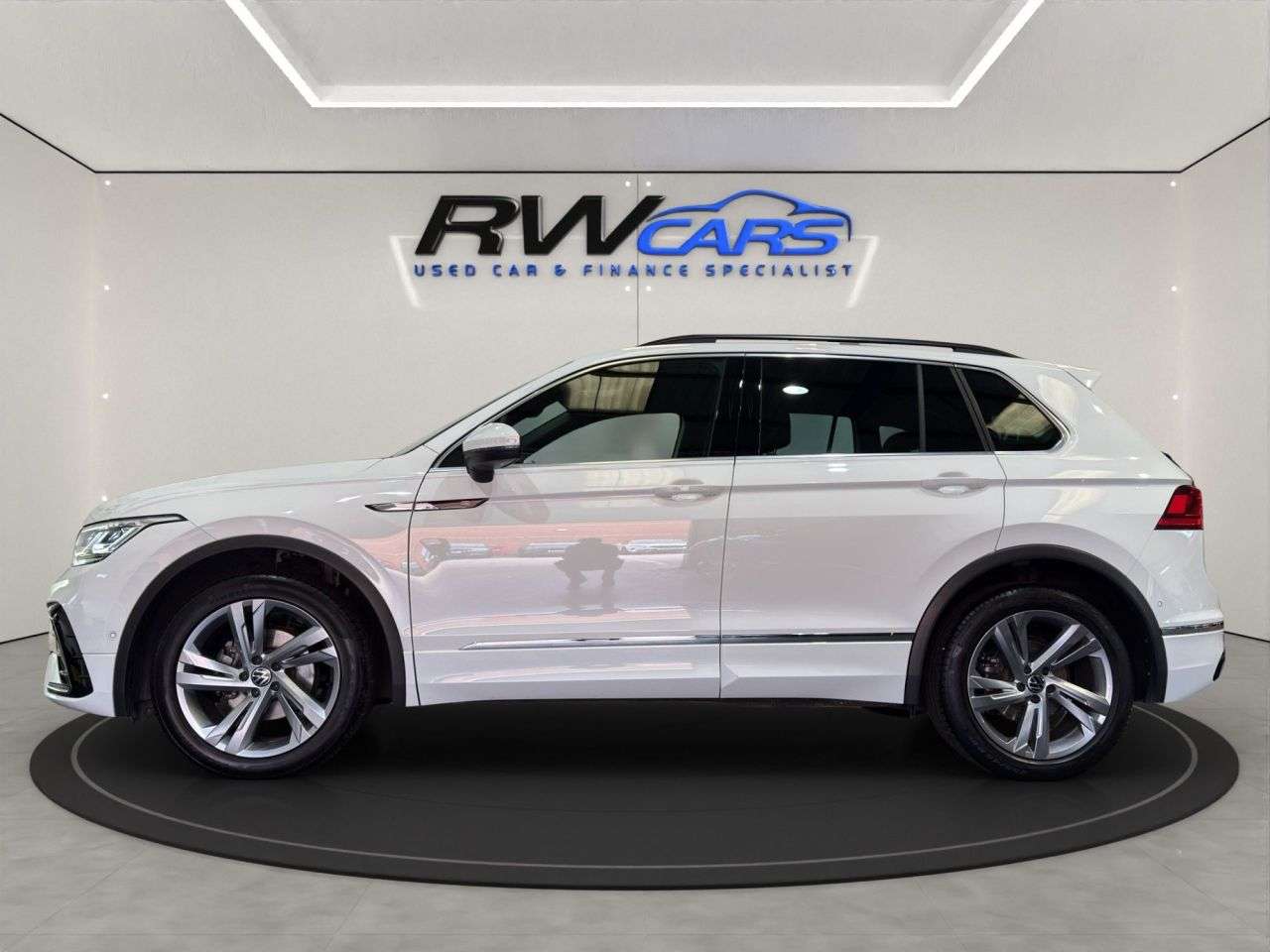 A 2023 VOLKSWAGEN TIGUAN 1.5 TSI R-Line Edition SUV 5dr Petrol DSG Euro 6 (s/s) (150 ps) A 2023 VOLKSWAGEN TIGUAN 1.5 TSI R-Line Edition SUV 5dr Petrol DSG Euro 6 (s/s) (150 ps)